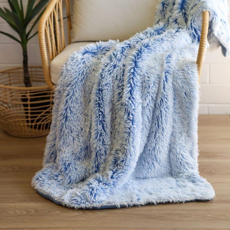 665002 CR MAMMOTH THROW 2TN BLUEWHT 127X152CM