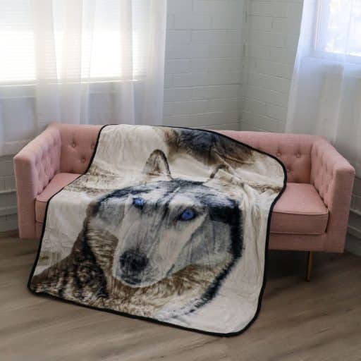Casa Rosso Mink Throw Wolf Blue Eye 127x152cm