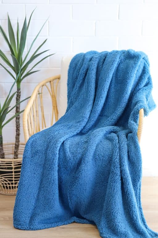 Casa Rosso Sherpa Throw Blue Sapphire 127x152cm