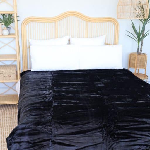 Casa Rosso Mink Blanket Black DB 180x210cm - Image 3
