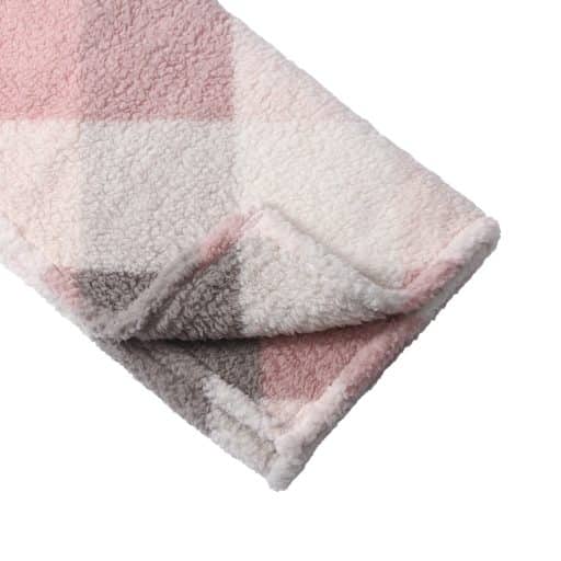 CR Sherpa Throw Check Soft Pink - Image 3