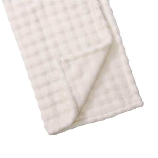 CR Bubble Flannel Throw Ivory - Image 3