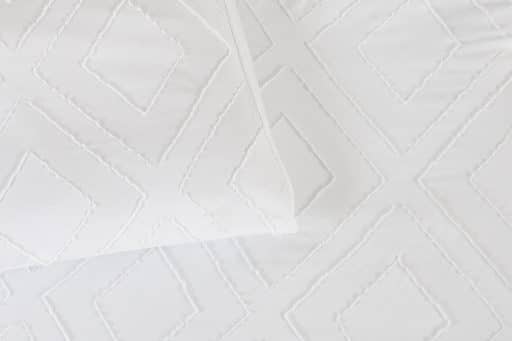 CR Jacquard Fringe Comforter Set White Queen 210cmx210cm - Image 2